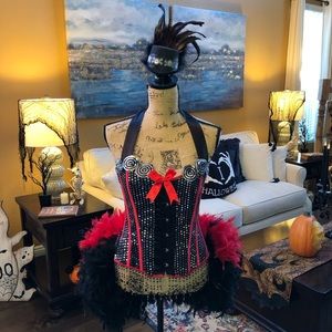 Here Comes Halloween 🎃 Beautiful Custom Ringmaster Costume ~ Fits size 6 to 12